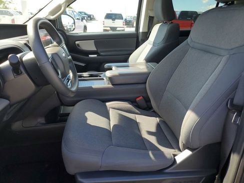 Used 2025 Ford Expedition Max Active AWD/4WD image 17