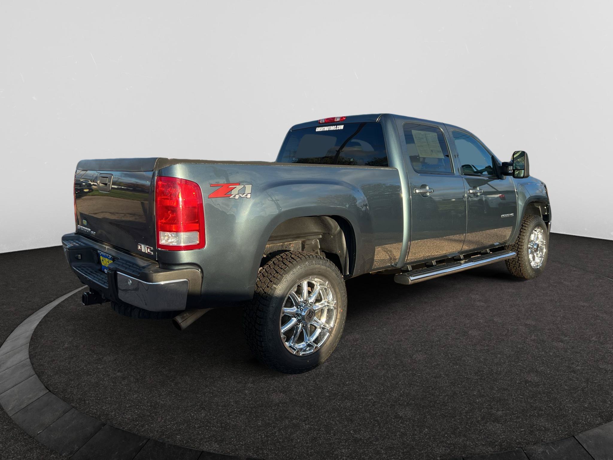 Used 2010 GMC Sierra 2500 SLT w/ SLT Convenience Package AWD/4WD image 3