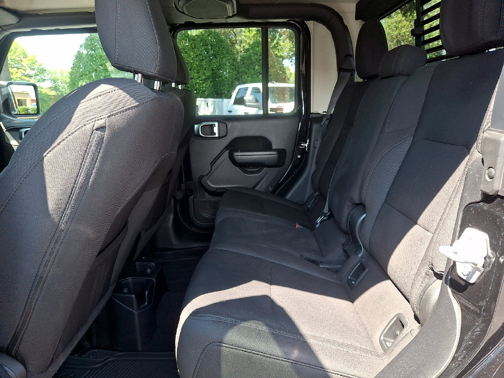 Used 2023 Jeep Gladiator Sport AWD/4WD image 10