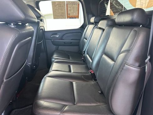 Used 2007 Cadillac Escalade EXT w/ Information Package AWD/4WD image 29