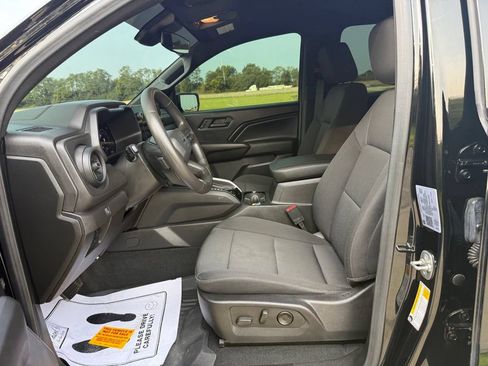 Used 2024 Chevrolet Colorado Trail Boss w/ Technology Package AWD/4WD image 21