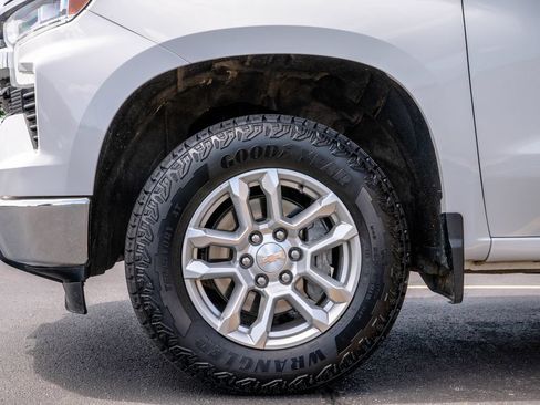 Certified 2024 Chevrolet Silverado 1500 LT AWD/4WD image 5