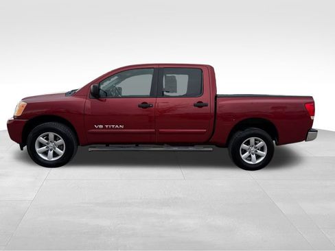 Used 2013 Nissan Titan SV image 2