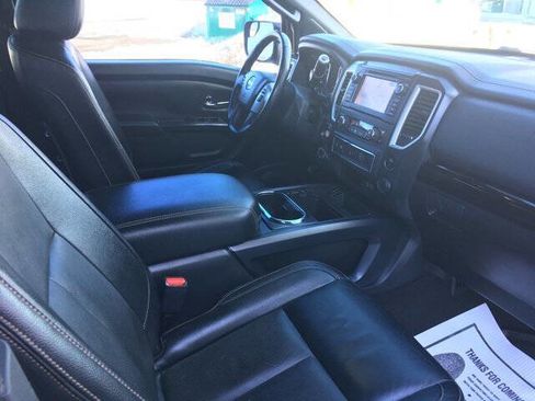 Used 2019 Nissan Titan SL w/ Midnight Edition image 34
