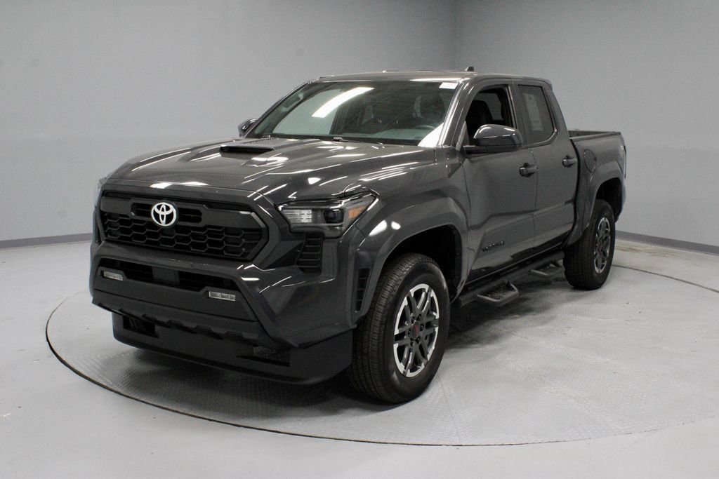 Used 2025 Toyota Tacoma TRD Sport AWD/4WD image 7