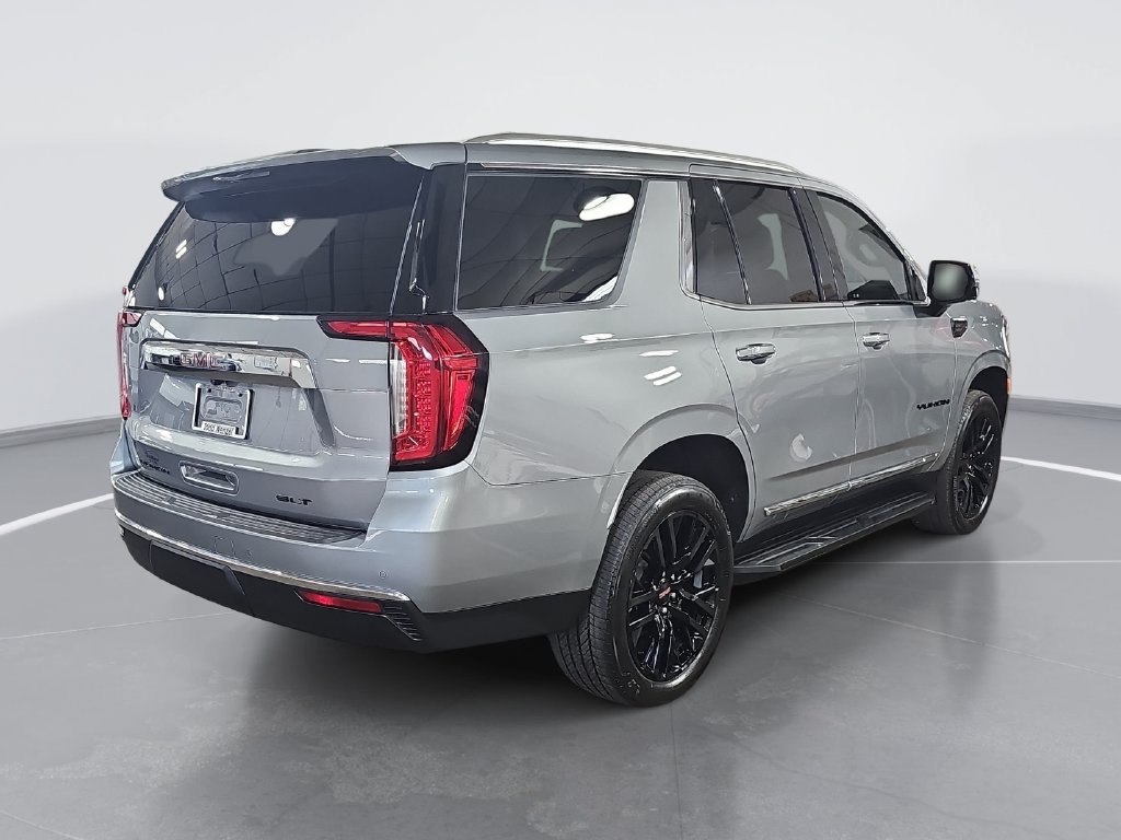 Used 2024 GMC Yukon SLT w/ SLT Premium Package AWD/4WD image 3