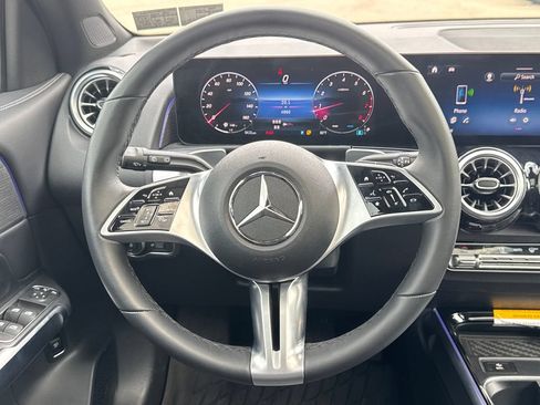 Used 2026 Mercedes-Benz GLB 250 4MATIC image 14