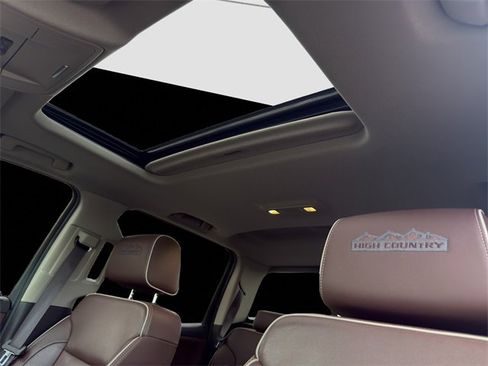 Used 2019 Chevrolet Silverado 2500 High Country image 24