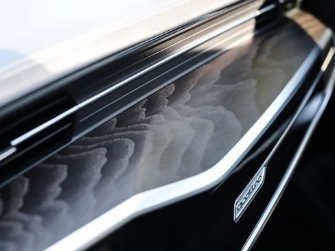 Used 2021 Audi A7 e Prestige w/ Prestige Package image 35