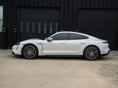 Used 2021 Porsche Taycan 4S image 2