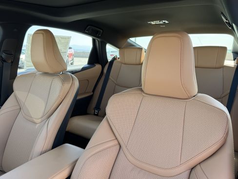 New 2026 Lexus ES 350e FWD image 19