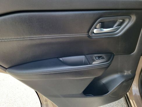 Used 2024 Nissan Rogue SV w/ SV Premium Package FWD image 14
