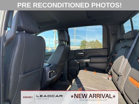 Used 2022 GMC Sierra 2500 AT4 w/ AT4 Preferred Package AWD/4WD image 16