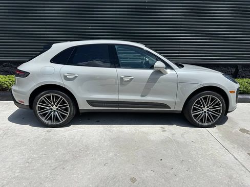 Used 2023 Porsche Macan AWD/4WD image 11