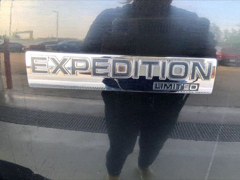 Used 2012 Ford Expedition Limited RWD image 31