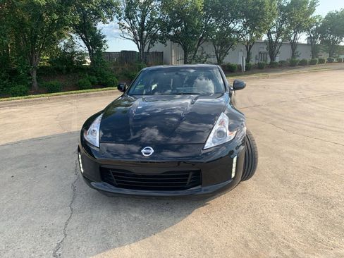 Used 2015 Nissan 370Z w/ Sport Package image 3