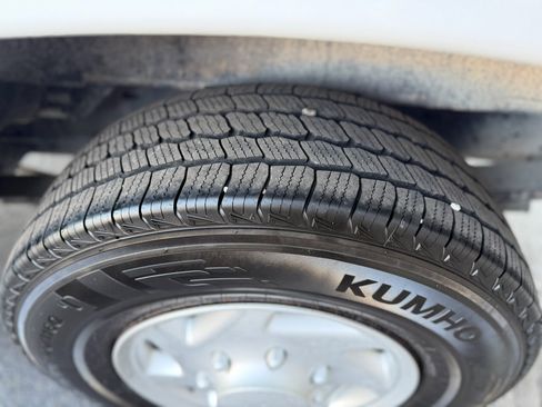 Used 2008 Ford E-350 and Econoline 350 XLT image 10