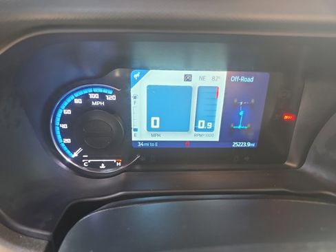 Used 2024 Ford Bronco Badlands image 11