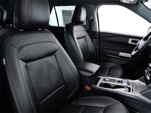 Certified 2021 Ford Explorer Limited w/ Hybrid Equipment Group 310A image 13