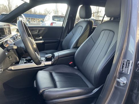 Certified 2022 Mercedes-Benz GLB 250 4MATIC image 11