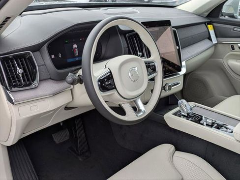 New 2026 Volvo XC90 B6 Ultra w/ Protection Package image 7