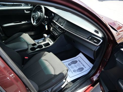 Used 2017 Kia Optima LX FWD image 26