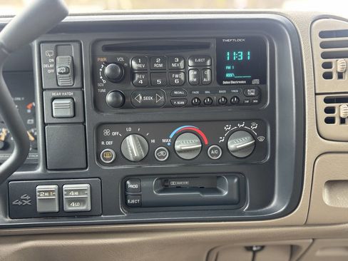 Used 1997 Chevrolet Tahoe 4WD w/ Preferred Equipment Group 3 image 22