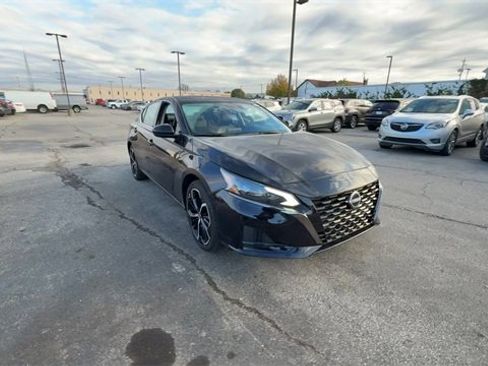 Used 2024 Nissan Altima 2.5 SR image 2