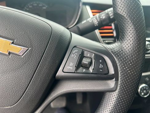 Used 2021 Chevrolet Trax LS w/ LPO, Cargo Package AWD/4WD image 19