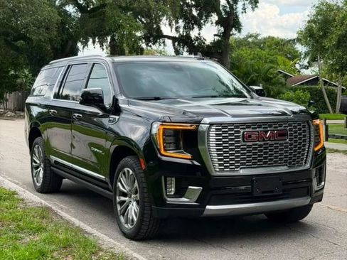 Used 2021 GMC Yukon XL Denali AWD/4WD image 1
