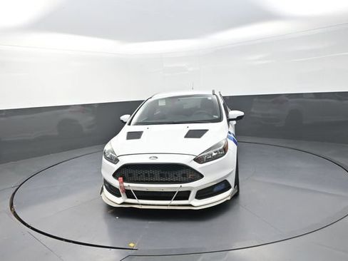 Used 2018 Ford Focus ST image 36