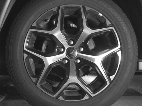 Used 2025 Jeep Compass Limited image 14