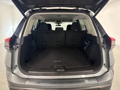 Used 2025 Nissan Rogue SV FWD image 8