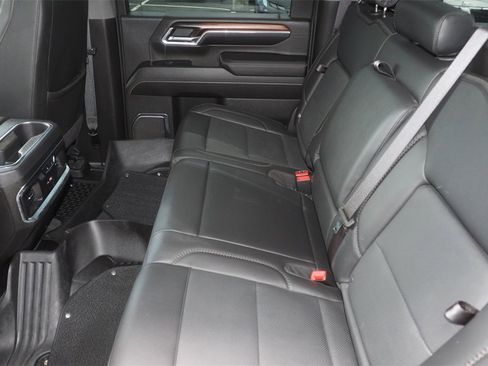 Used 2024 GMC Sierra 3500 Denali w/ Denali Reserve Package image 17