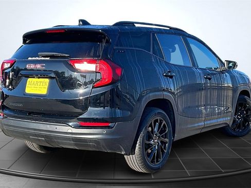 Used 2023 GMC Terrain SLE w/ Driver Convenience Package image 13