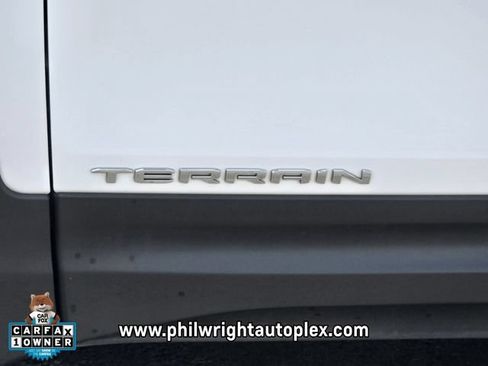 Used 2024 GMC Terrain SLT AWD/4WD image 15