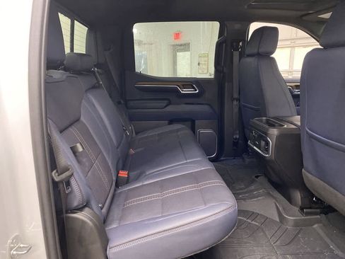 Used 2023 Chevrolet Silverado 1500 High Country w/ Technology Package image 17