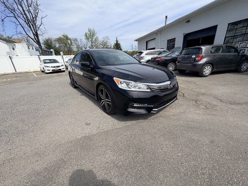 Used 2017 Honda Accord Sport image 60