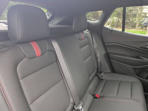 Used 2024 Chevrolet Trax RS w/ Sunroof Package FWD image 19
