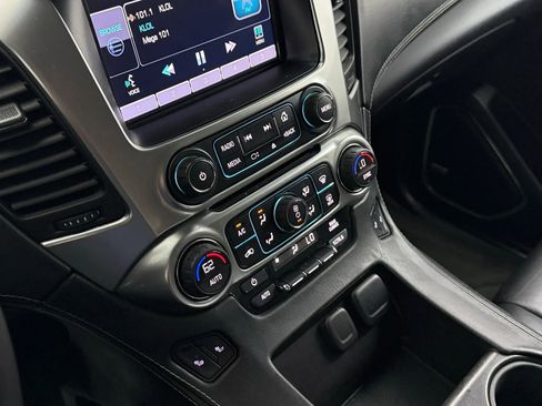 Used 2015 Chevrolet Suburban LT image 27