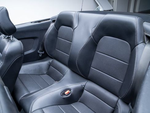 Used 2022 Ford Mustang Premium RWD image 19