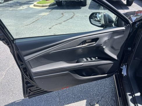 Used 2025 Toyota Camry SE FWD image 14