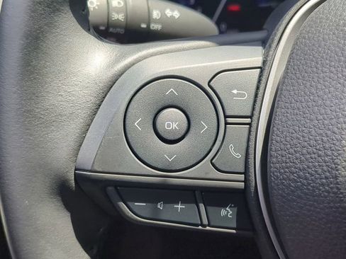 Used 2022 Toyota Corolla Cross XLE FWD image 19