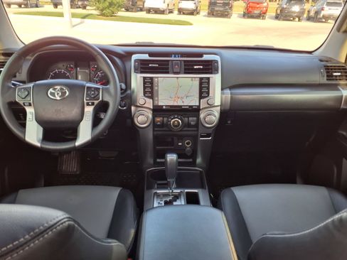 Used 2022 Toyota 4Runner SR5 Premium w/ Moonroof Package RWD image 11