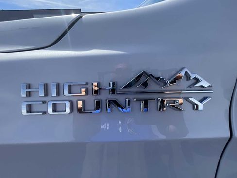 Certified 2023 Chevrolet Suburban High Country image 32