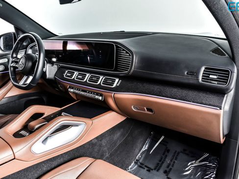 Used 2025 Mercedes-Benz GLS 450 4MATIC image 24