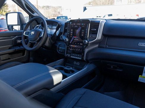 New 2026 RAM 3500 Big Horn AWD/4WD image 28