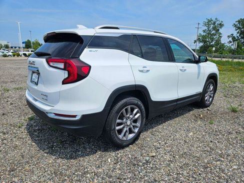Used 2024 GMC Terrain SLT AWD/4WD image 7