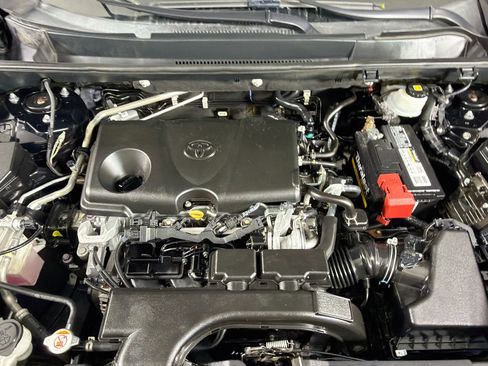 Used 2019 Toyota RAV4 XLE w/ Convenience Package FWD image 34