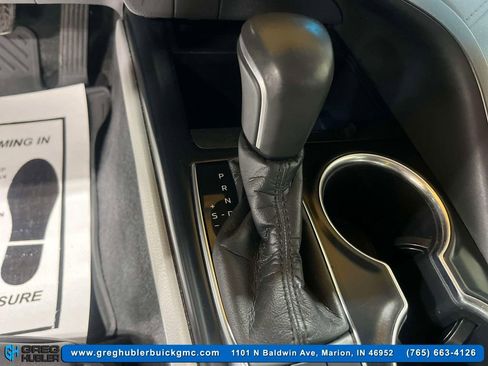 Used 2018 Toyota Camry XLE image 19